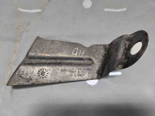 BMW X4 F26 Kotflügelhalter vorne rechts 77772210 3.00 Diesel 190kw 31757721