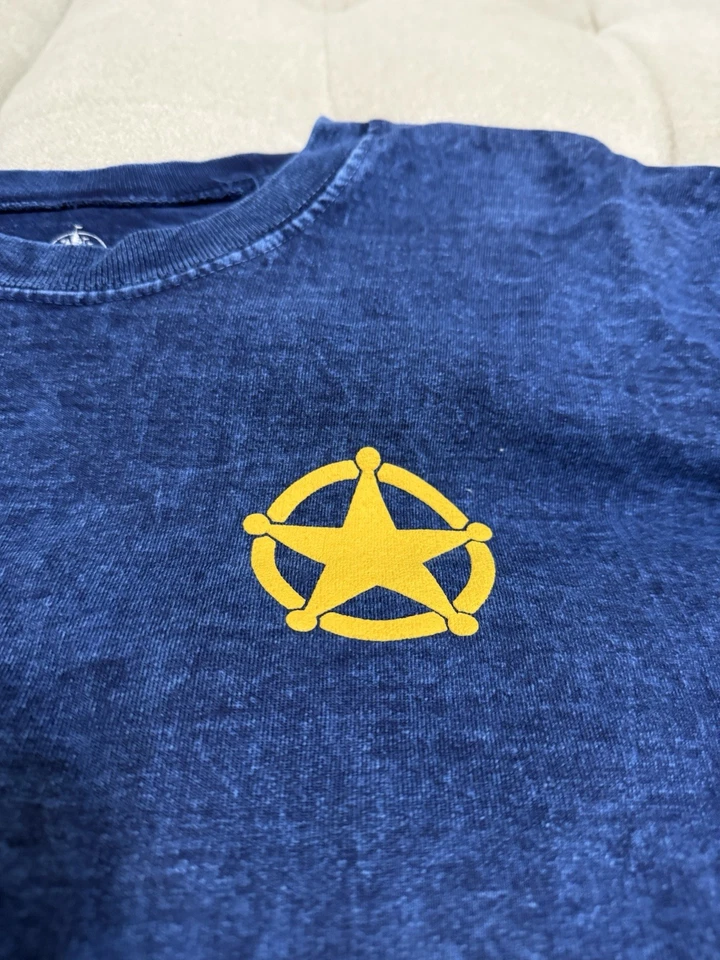 Camiseta deportiva de los parques Disney Pixar Toy Story Sheriff Woody Spirit adulto talla L azul Foto 3 de 4