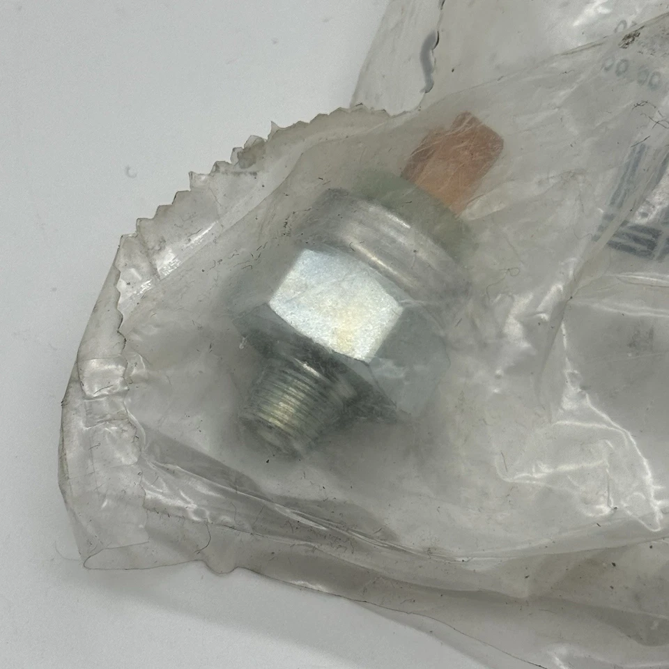 Genuine Porsche 911 912 914 928 944 968 Stoplight Switch BRAKE LAMP - Image 3 of 3