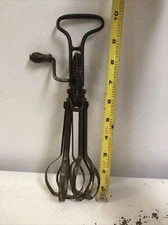 Vintage Hand Egg Beater MCM Taplin Msg. Co New Britain Solid Metal Light Running