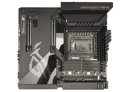 ASUS ROG Maximus Z690 Extreme (WiFi 6E) LGA 1700 Intel 12th Gen DDR5 stock 