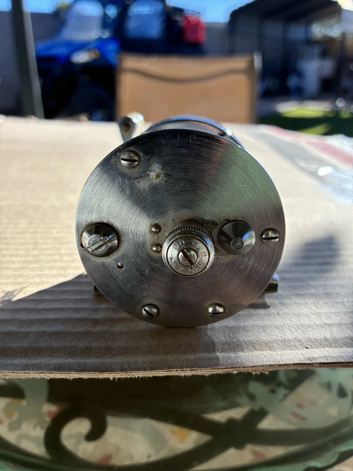 Carrete de pesca vintage Jc Higgins con estuche de cuero. Nunca he visto 1 con estuche Foto 3 de 4