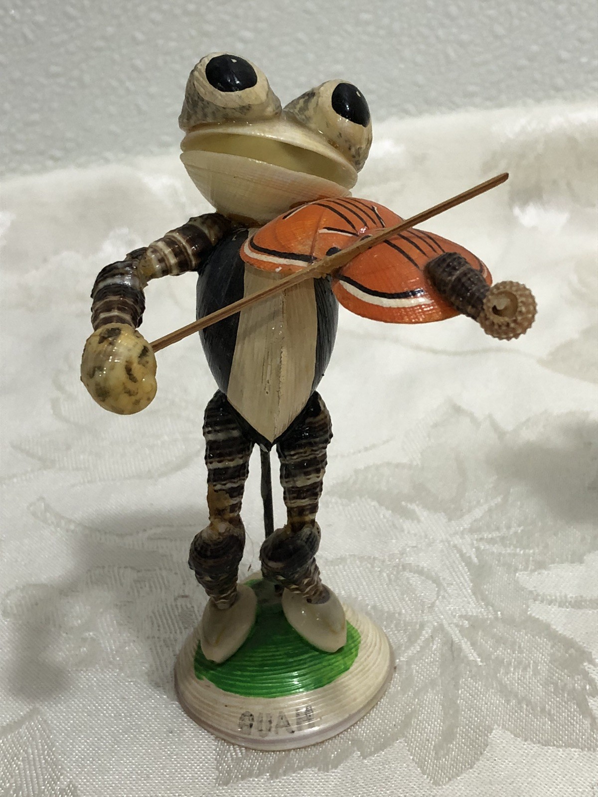 5 Vintage Souvenir ￼Frog Toad Guam Band Musicians Sea Clam Shell Figures “AS IS”