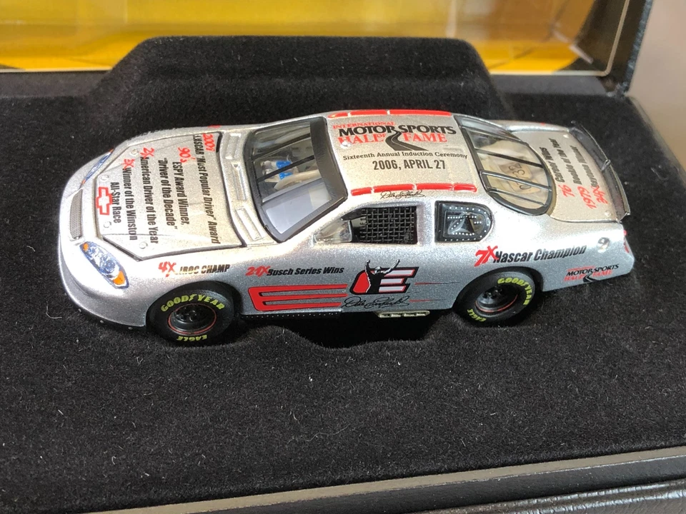 3 RCCA 1:64 Diecast DALE EARNHARDT HALL OF FAME OREO GOODWRENCH Monte Carlo - Image 4 of 4