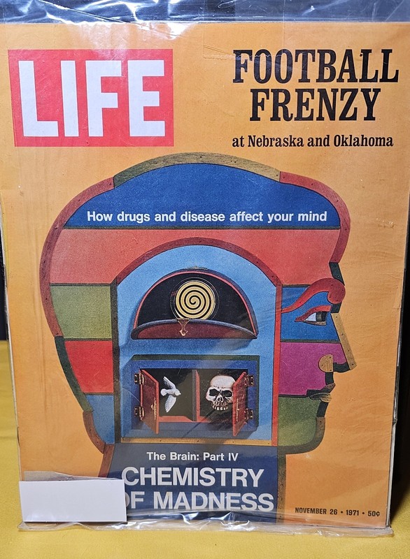 Life Magazine: Nov 26, 1971 The Brain Part IV Chemistry Madness Football Frenzy