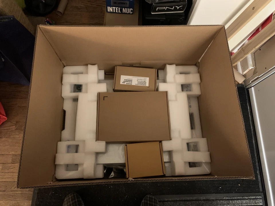 Intel COMPLETE SP1200 1U server, 4 x 3.5inch hotswap bays, 32Gb ECC RAM, XEON - Image 2 of 4