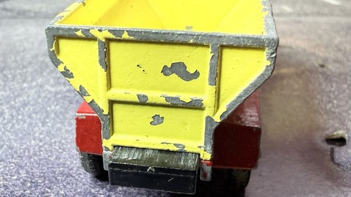 Lesney Matchbox No. Camión de esparcidor de grano 70 rojo/amarillo - Imagen 6 de 7