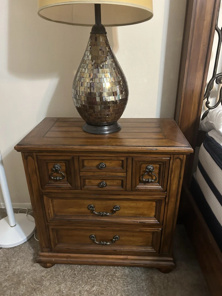 Large Wood And Metal Queen Bedroom Set. Moving And Has To Go!!! Any Offers??? - Image 4 of 4