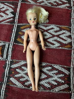 Vintage Pedigree Sindy Puppe Trendy Girl Twist Waist Blond 