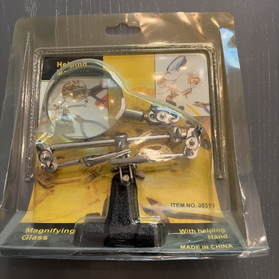 #ad HELPING MAGNIFIER Magnifying Glass w Helping Hand UNOPENED Harbor Freight Tools $16.00