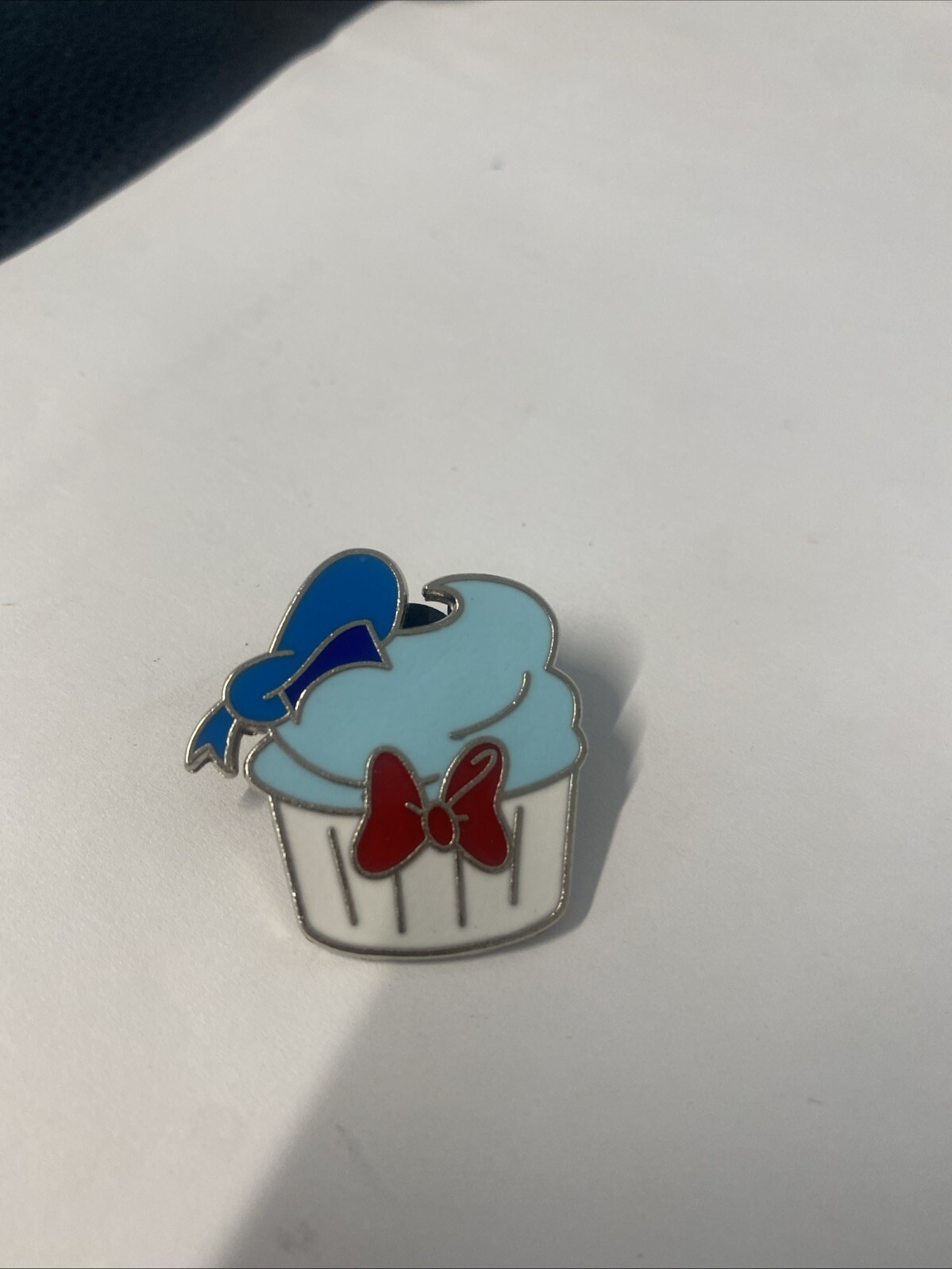 Disney Donald Duck Cupcake Trading Pin Collectible