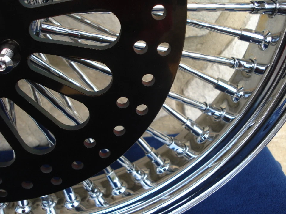 KCINT NEGRO 11.8" SUPER RADIOS ROTOR FRENO DELANTERO CON PERNOS DE ROTOR HARLEY 2008-UP Foto 3 de 4