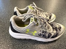 UNDER ARMOR UA BPS Outhustle PRINT Boys Shoes Gray Size 4y Slip-On
