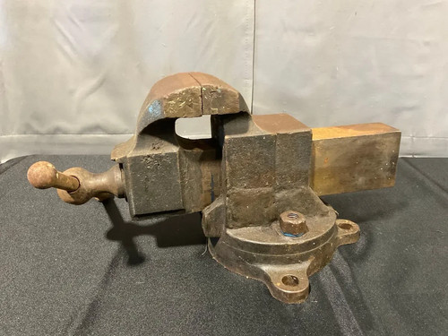 ANTIQUE MONARCH 217-218 BENCH VISE PV PRENTISS CO. N.Y. LION HEAD