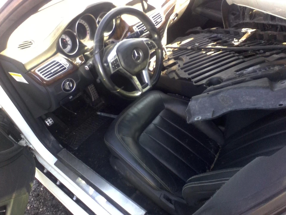 二手右后门总成后侧适合:2013 梅赛德斯-奔驰 cls-cl — 第 4/4 张图片