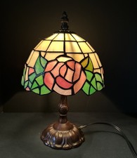 Vintage Tiffany style lamp With Rose Stained Glass Table 12.5 “Tall Shade Is 8”