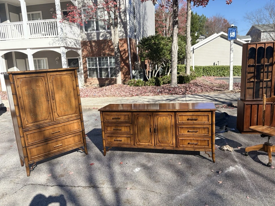 Cómoda y armario vintage de bambú con espejo Dixie Aloha Fox - Juego de dormitorio Foto 2 de 4