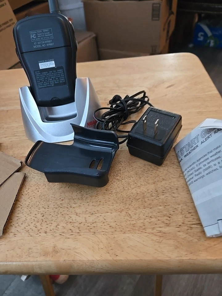 Oregon Scientific Portable NOAA Weather Alert Radio MODEL# WR601 - Image 3 of 4