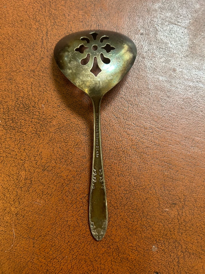 Plato Nacional de Plata Rey Eduardo Pierced Oliva o Bon Bon Cuchara Foto 2 de 2