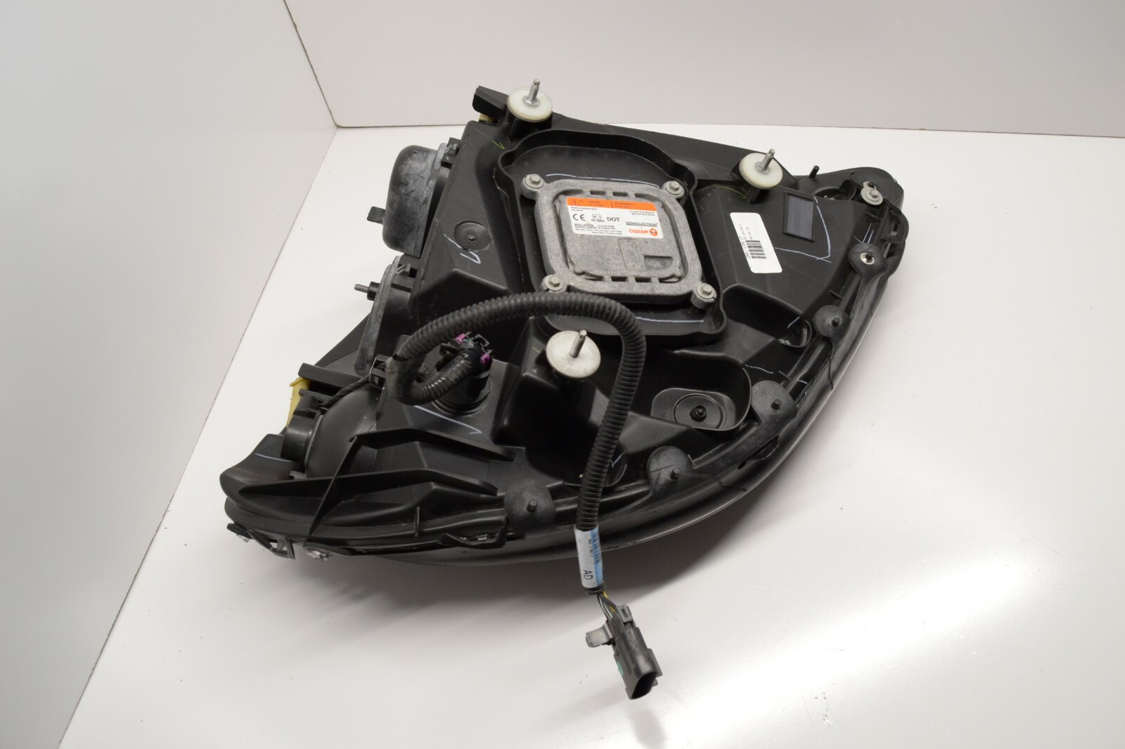 2005-2013 Chevy Corvette LH Driver Side Xenon Headlight 20789677  