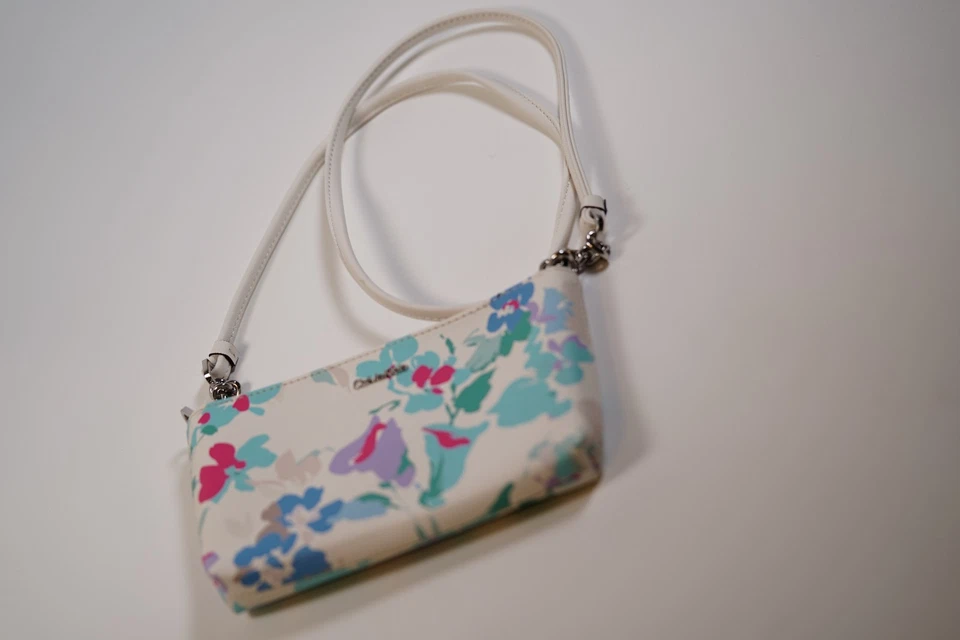 BRAND NEW WHITE CALVIN KLEIN CLUTCH PURSE WALLET BAG HANDBAG CK CROSSBODY - Image 4 of 4