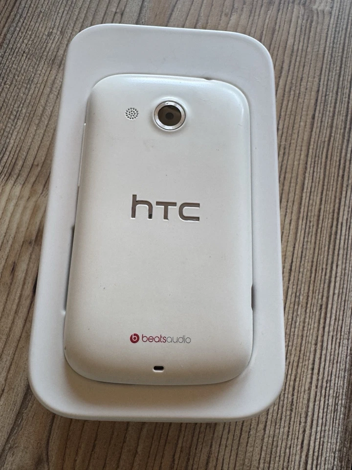 HTC  Desire C - 4GB - Weiß (Ohne Simlock) Smartphone - Bild 2 von 3