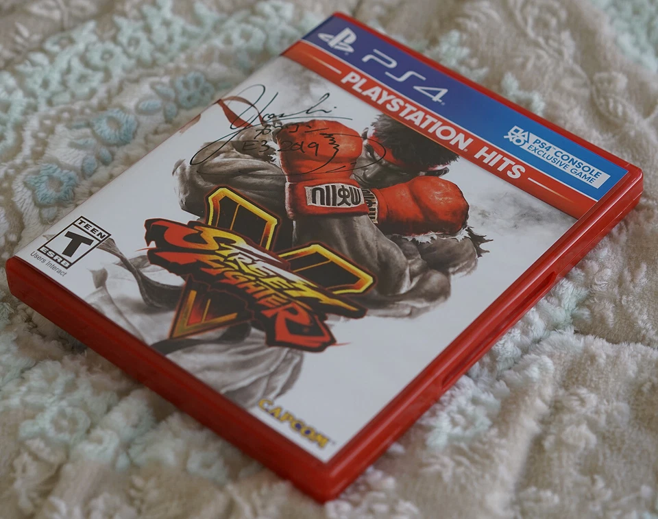 E3 2019 PS4 STREET FIGHTER V 5 Signed by Yoshinori Ono - Image 3 of 4