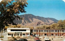 1950s Manitou Springs Colorado Foothills Lodge auto gas station Postcard 25-6995