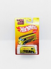 Hot Wheels 2025 The Hot Ones VW Volkswagen T1 Panel Bus / Combi 7/8