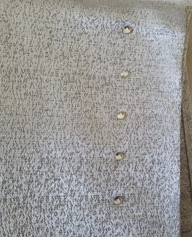 Croscill Silver And Rhinestone Napkins, 8 Each, 18 X 18 Sq - Image 3 of 4