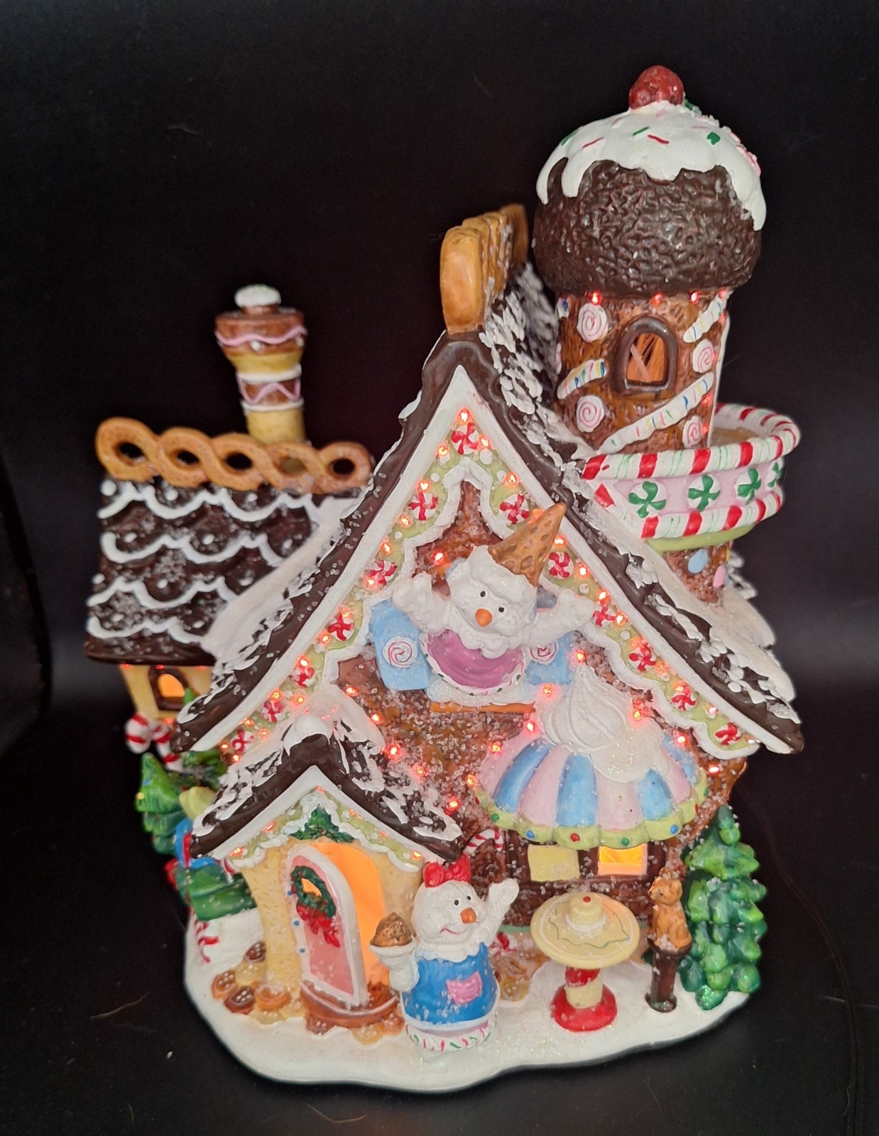 Christmas Holiday Time 2004 Village Collectibles Gingerbread House Fiber Optic