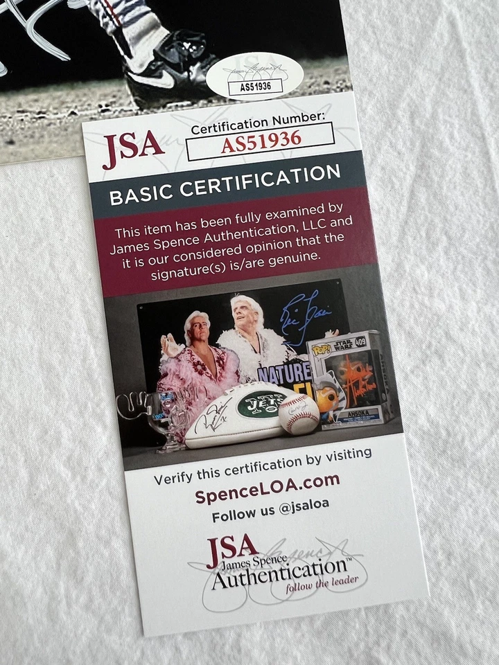 Omar Vizquel "Little O" Cleveland Guardians Signed Autographed 8X10 JSA COA - Image 3 of 4