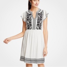 Ann Taylor Dress Embroidered Ruffle Sleeve Shift Womens Sz Small Boho White Blue