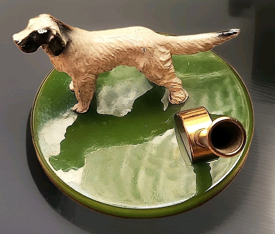 Rare Art Deco Bakelite pen holder sculpted as an Irish Terrier — the kind of desk piece that stops visitors mid-sentence.