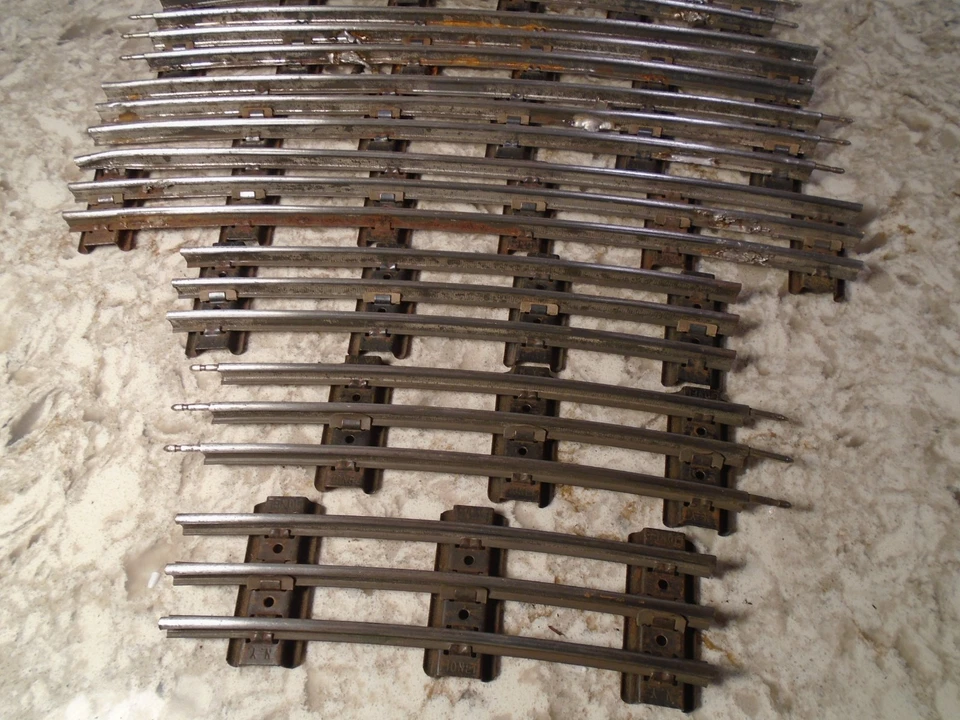 19 SECTIONS POSTWAR LIONEL O GAUGE 072 CURVE TRACKS NEED WORK - Image 4 of 4