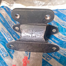 FIAT 124 SPYDER  ......... NOS GEARBOX MOUNTING