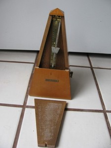 Vintage Seth Thomas Metronome Wood Pyramid Style w/ Brass Wind Up Tested Works