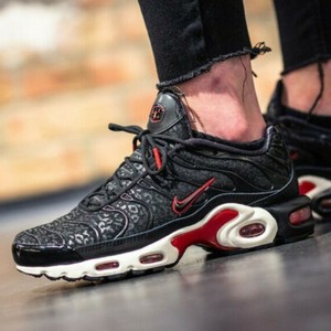 womens nike air max plus black