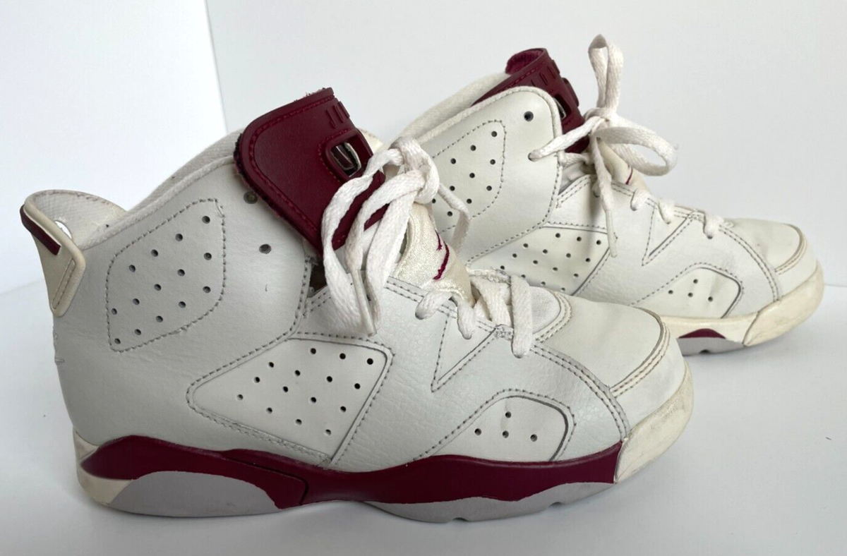 NIKE Air Jordan 6 Retro 2015 Maroon Cream Ivorry Size 1.5Y  display picture 1