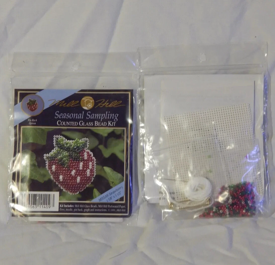 Mill Hill Seasonal Sampling Glass Bead Cross Stitch strawberry Badge Kit 1991