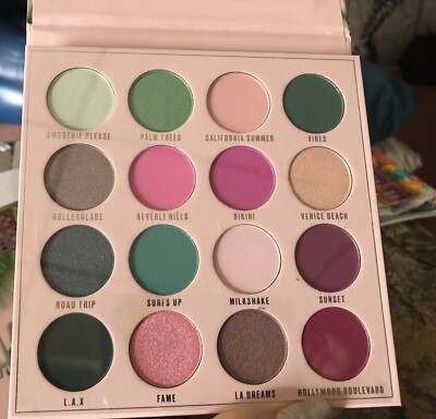 LA DREAMS Make Up Obsession 16 Eyeshadow Palette New