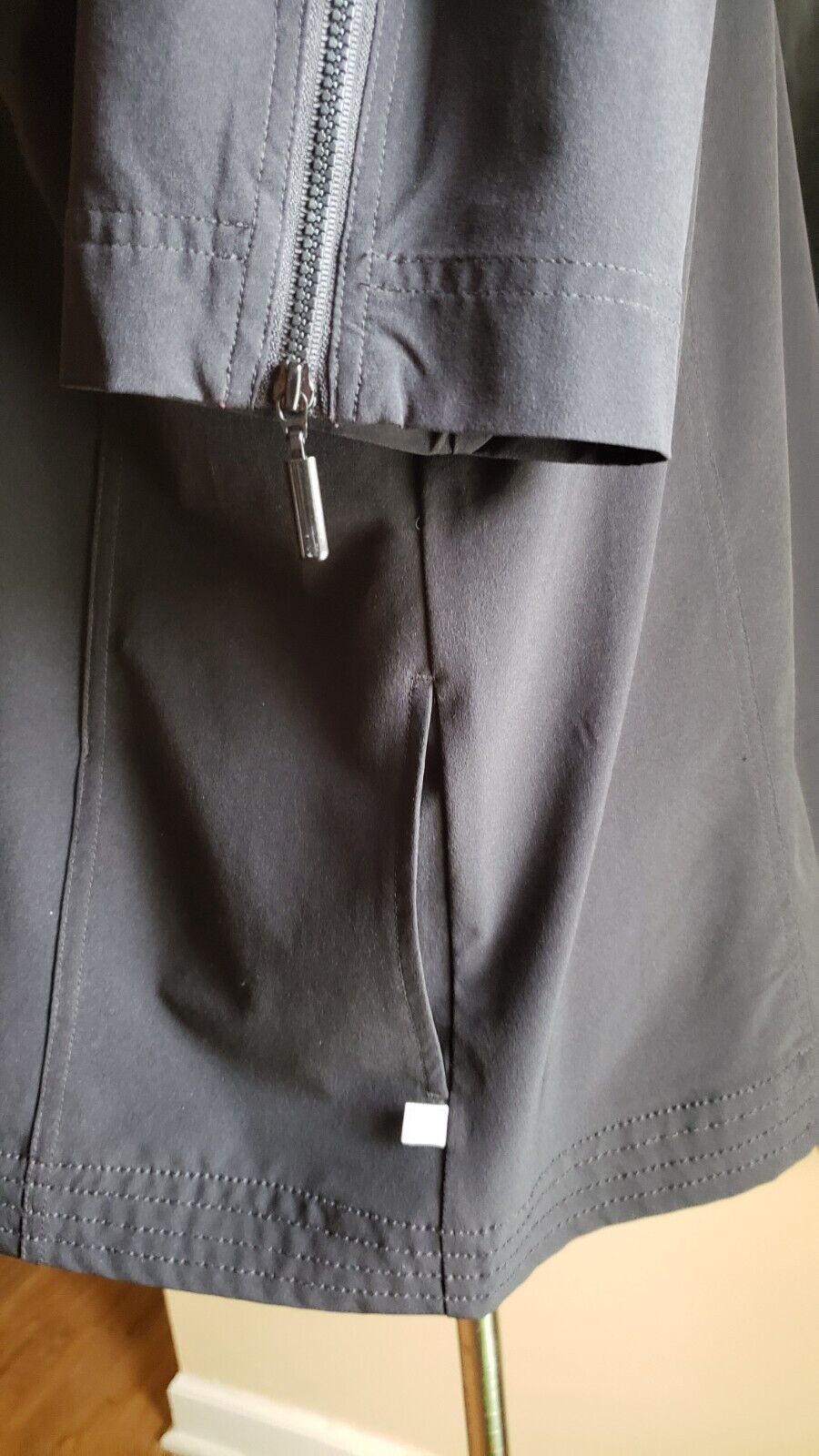 Chicos size 2 Top Zenergy  Zip Front Short Sleeve… - image 4