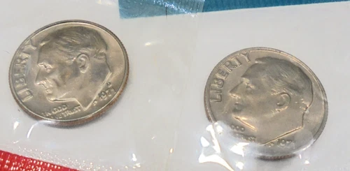 Nice 1971 P ,D  Choice Uncirculated Roosevelt Dimes # 196