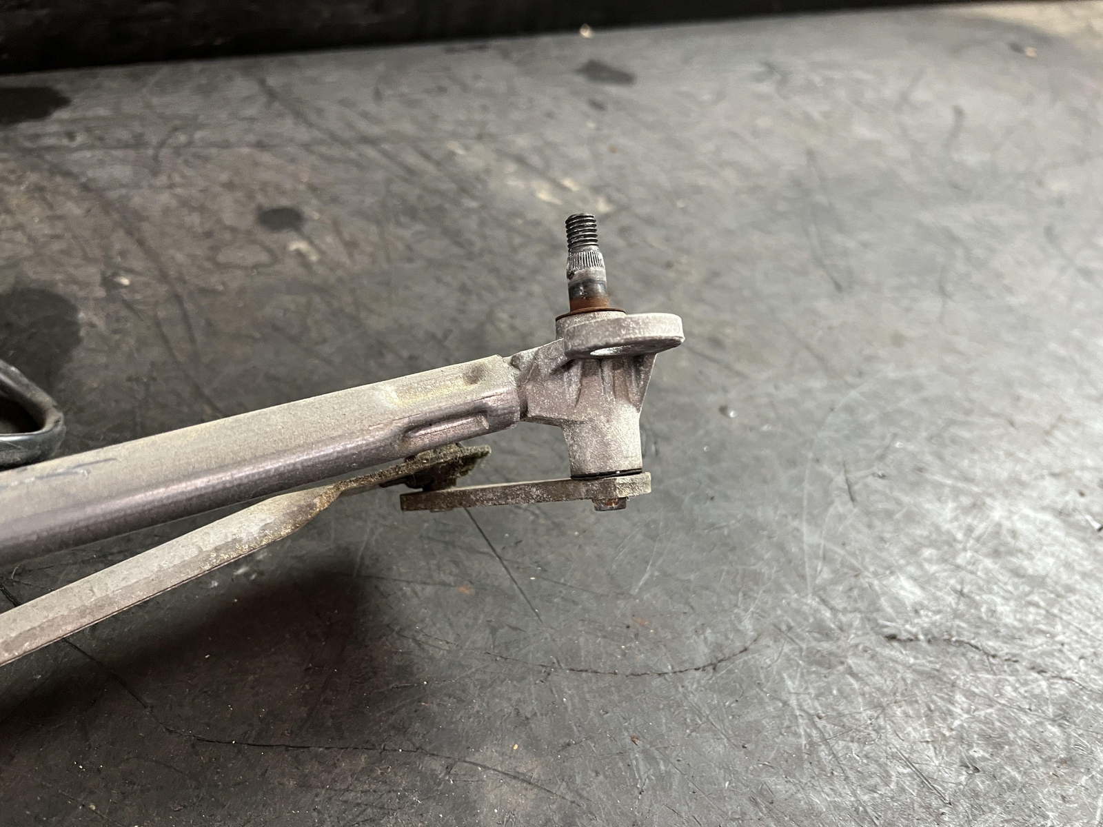 2002 MASERATI SPYDER WIPER MOTOR & TRANSMISSION LINKAGE TGE438C