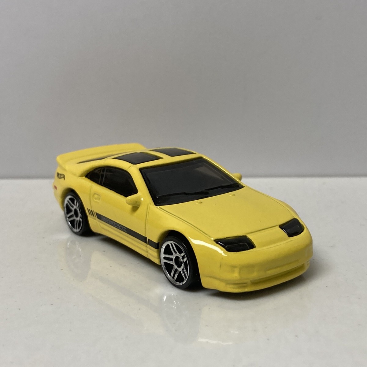 NISSAN展示用セット 1/64 ジオラマ 1990-2000 Nissan 300ZX Twin Turbo Collectible 1/64 Scale