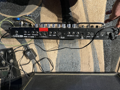 Line 6 POD X3 X 3 LIVE Guitar Digital Multi FX Pedal Amp & Cab