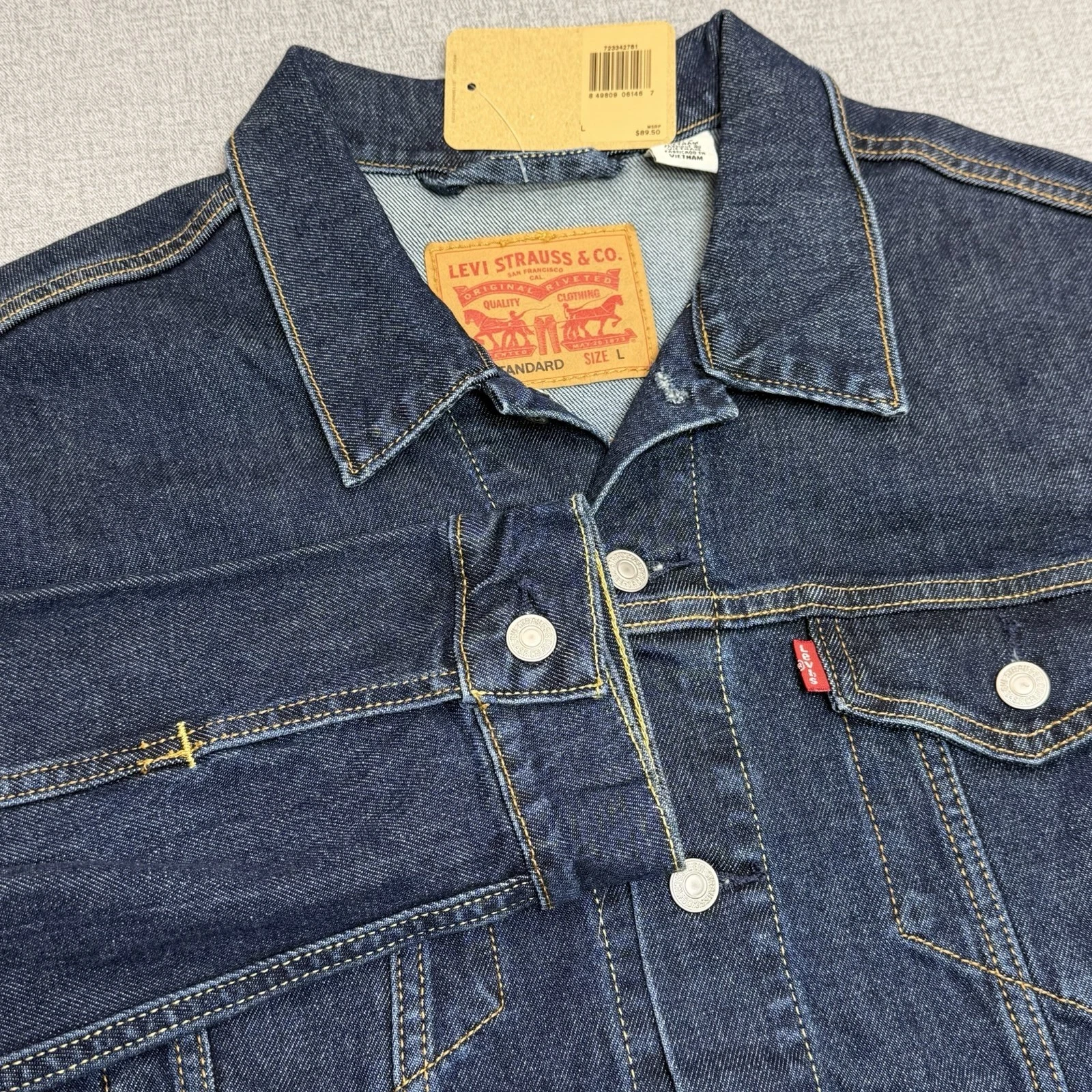 Levi’s Denim Jacket Standard Fit Men’s Size Large Dark Blue NWT Classic Trucker
Opens in a new windo