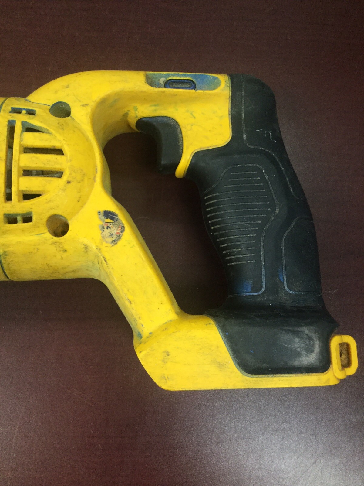 DEWALT DCS381 20V Variable Speed Reciprocating Saw (FOR PARTS/BLADE