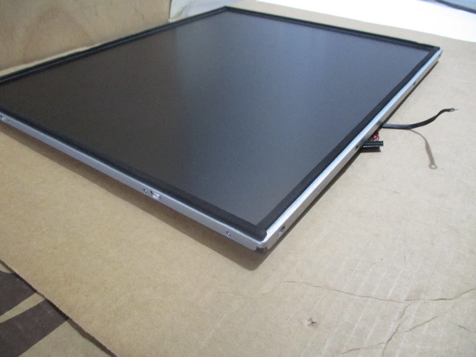 Innolux MT190EN02 V.W 19" 1280×1024 LCD Display Screen Panel - Image 2 of 4