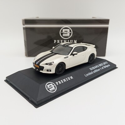 Triple9 Premium 1:43 Subaru BRZ 2013 LHD weiß schwarze Streifen T9P10024 *NEU*